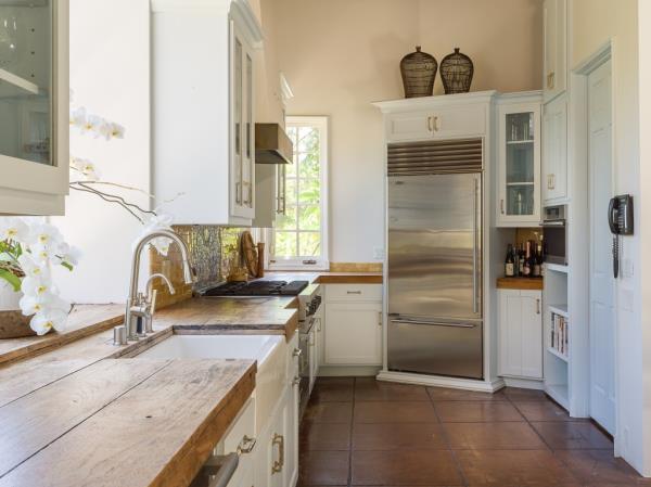 The kitchen.
